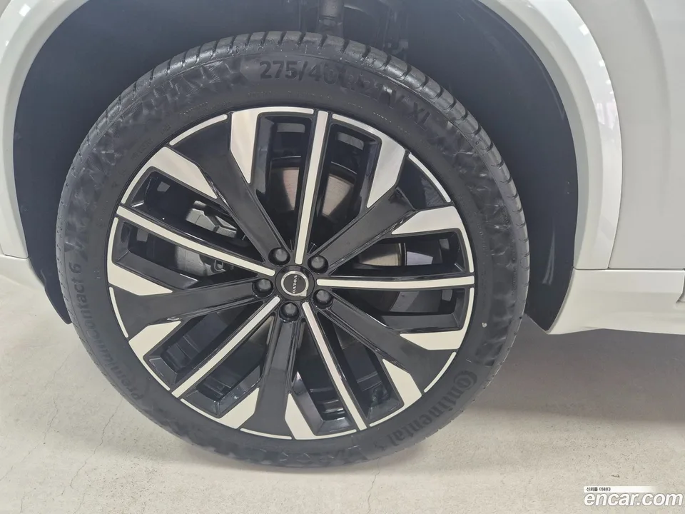 Volvo XC90 T8 2025 — миниатюра 5