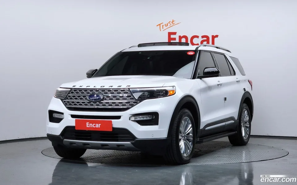 Ford Explorer 2.3 4WD 2022 — фото 1, купить с доставкой в Москву