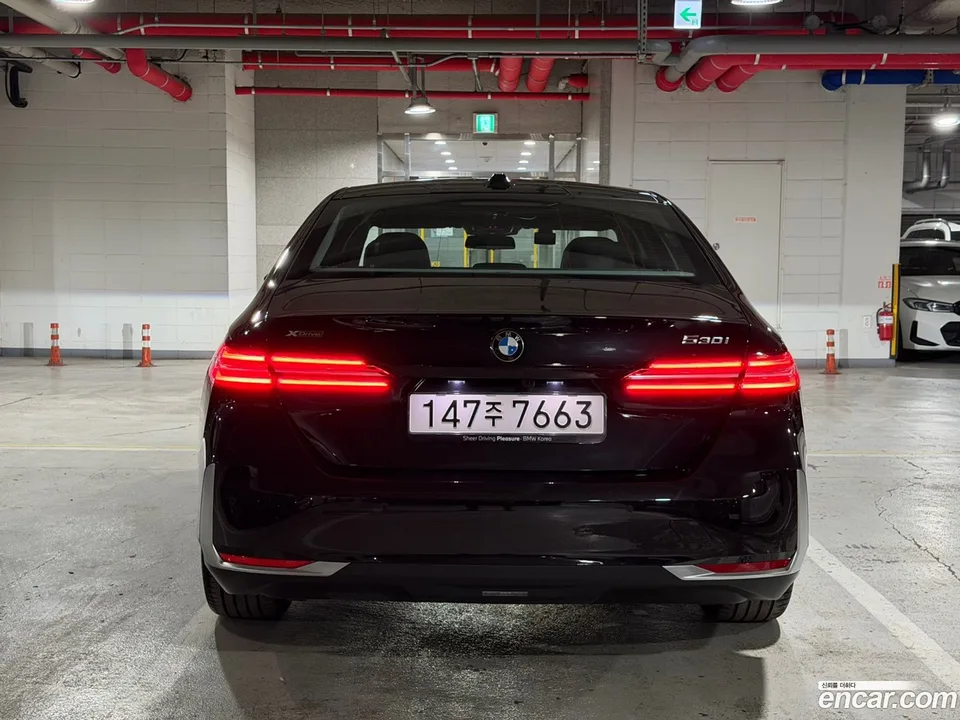 BMW 5 Series 530i xDrive 2025 — миниатюра 4