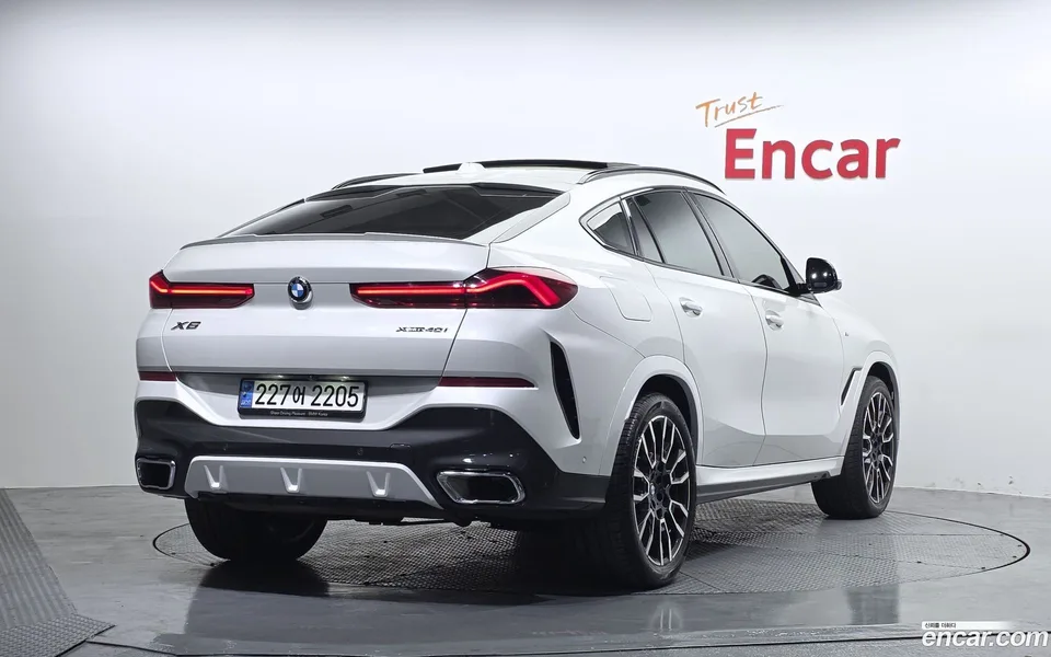 BMW X6 xDrive40i M 2023 — миниатюра 2