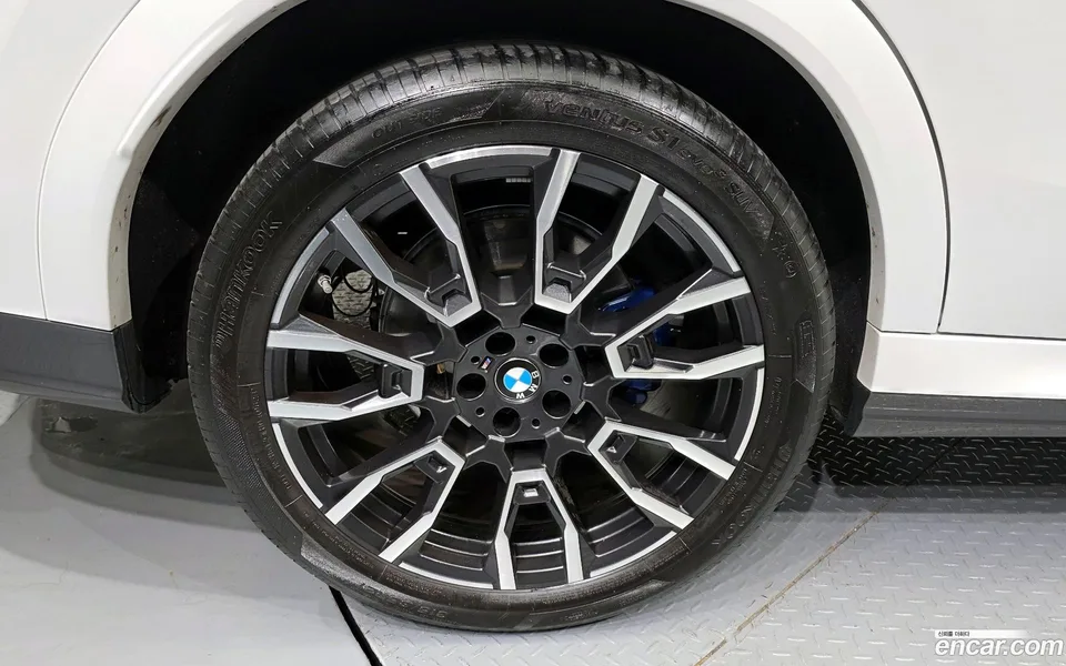 BMW X6 xDrive40i M 2023 — миниатюра 5
