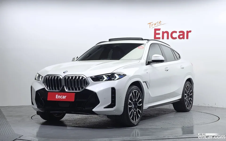BMW X6 xDrive40i M 2023 — фото 1, купить с доставкой в Москву