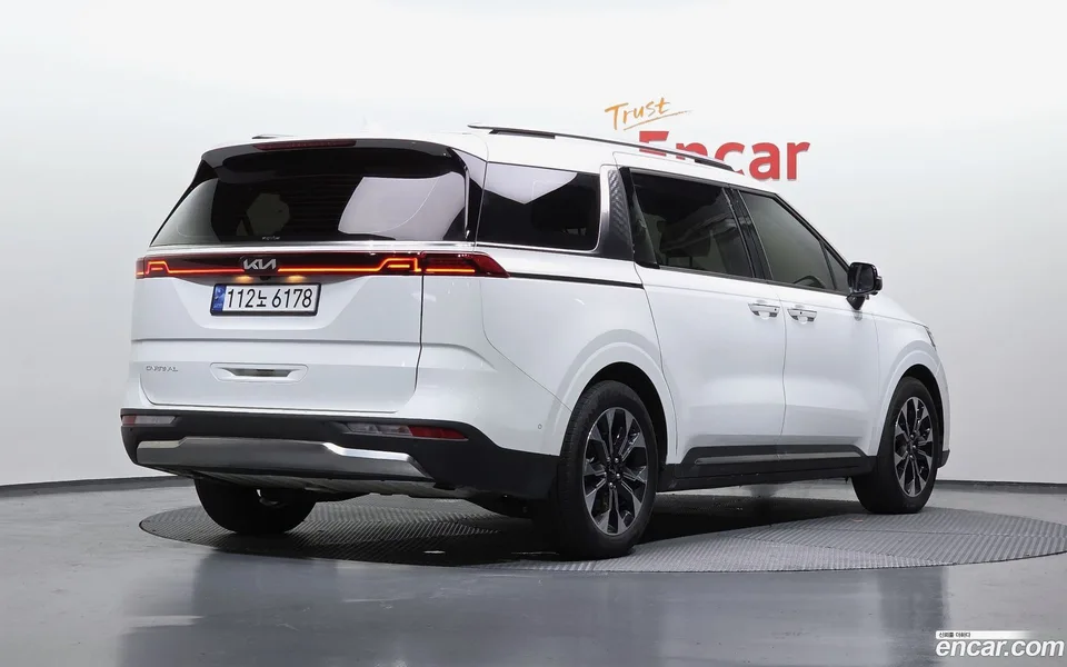 Kia Carnival 9 2023 — миниатюра 2