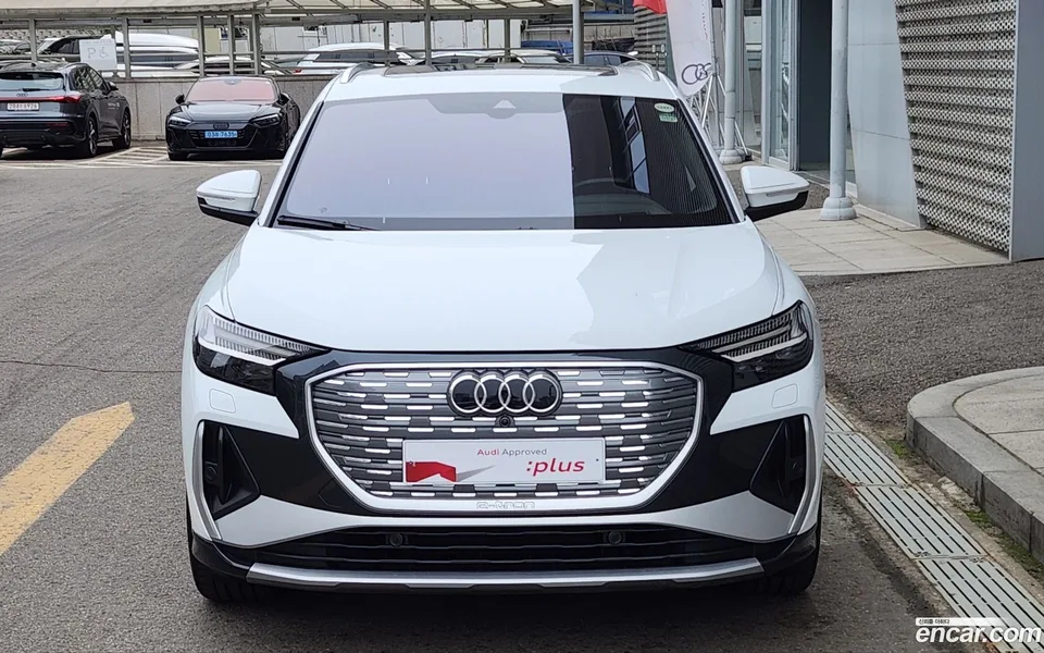 Audi Q4 e-tron 40 2023 — миниатюра 3