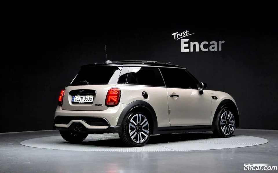 MINI Cooper S 2023 — миниатюра 2