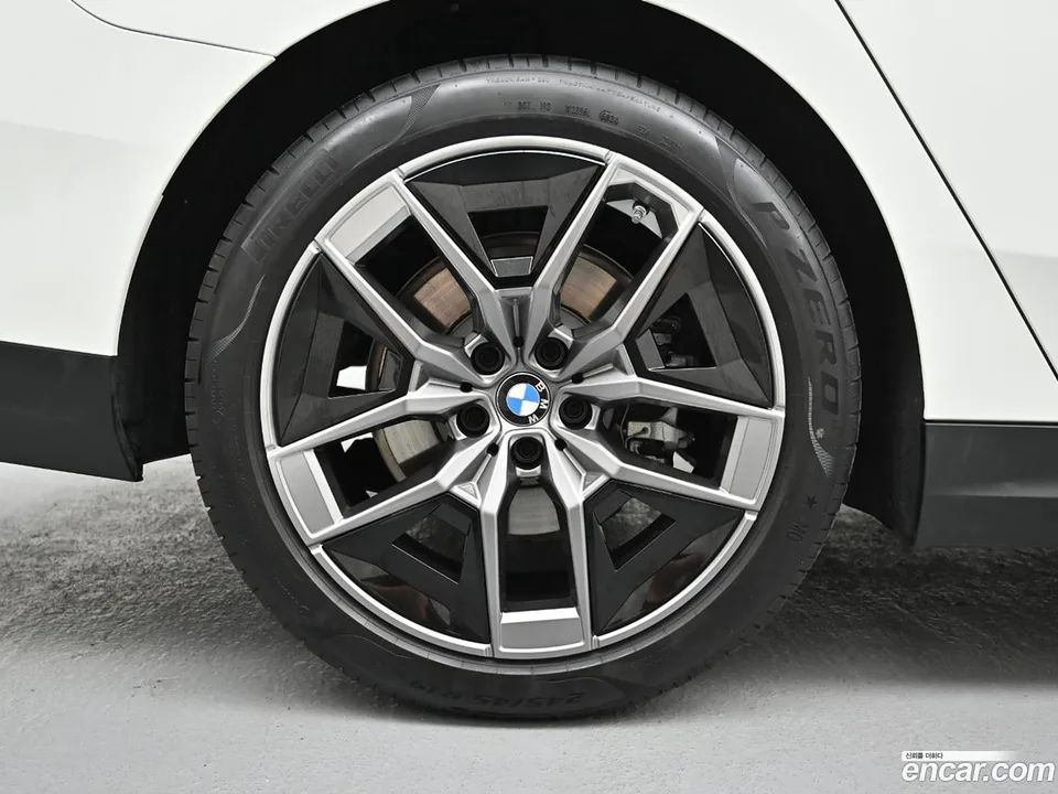 BMW 5 Series 520i 2025 — миниатюра 5