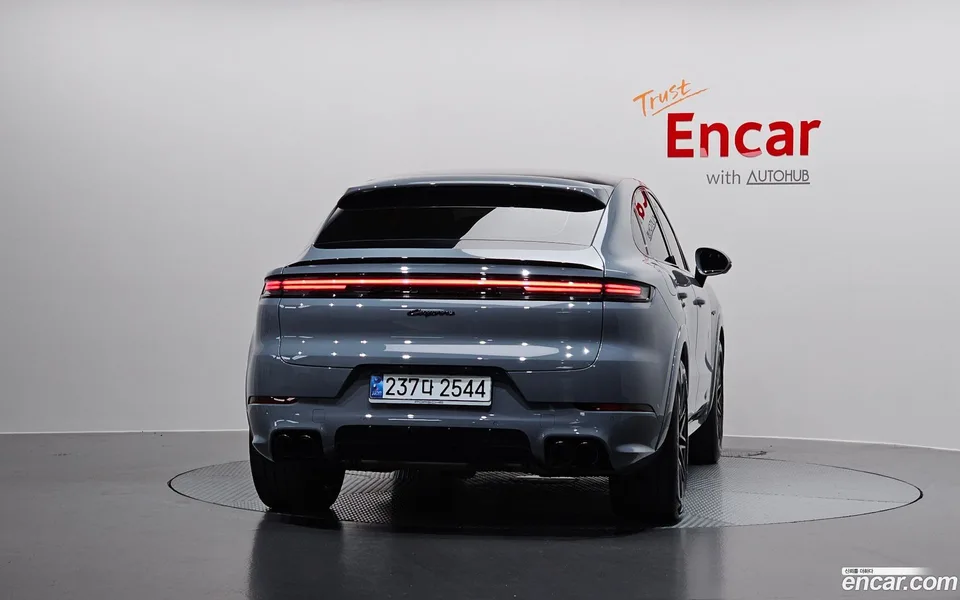 Porsche Cayenne 3.0 E- 2024 — миниатюра 4