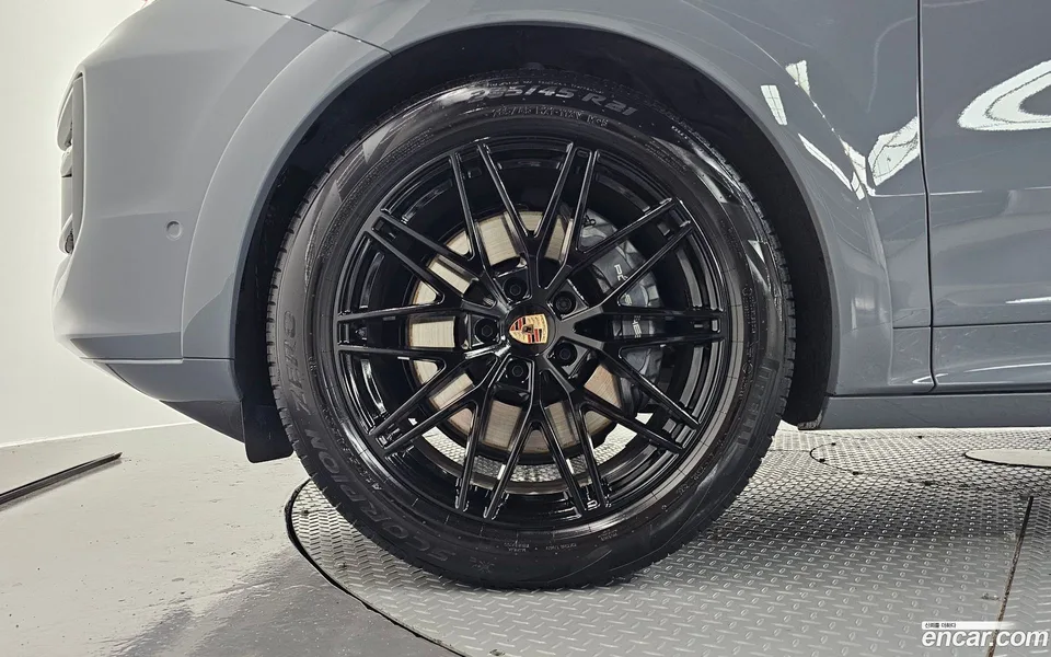 Porsche Cayenne 3.0 E- 2024 — миниатюра 5