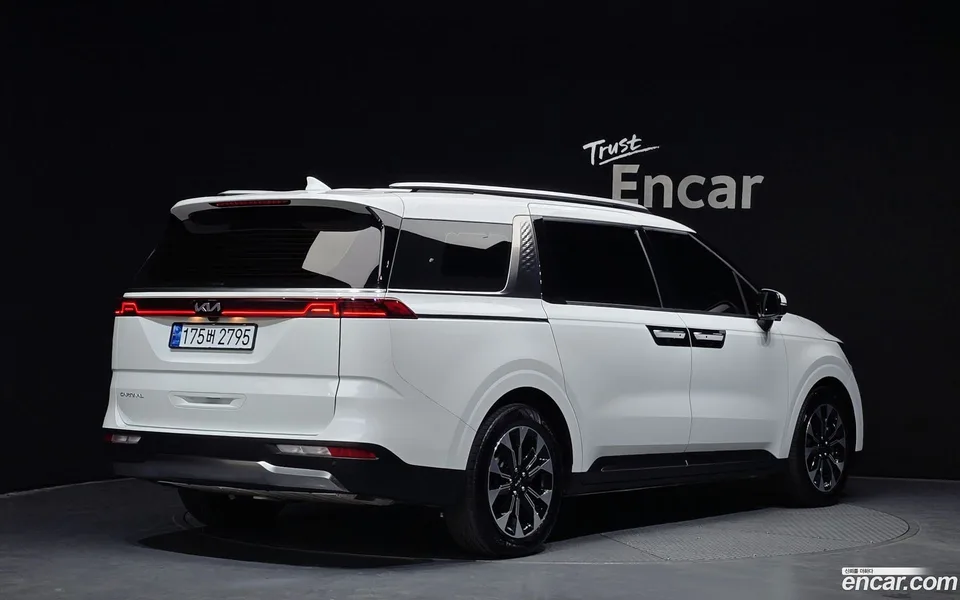 Kia Carnival 9 2022 — миниатюра 2