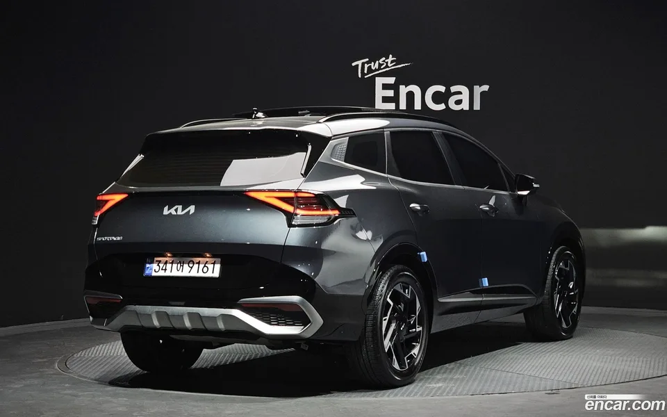 Kia Sportage 1.6 2WD 2023 — миниатюра 2