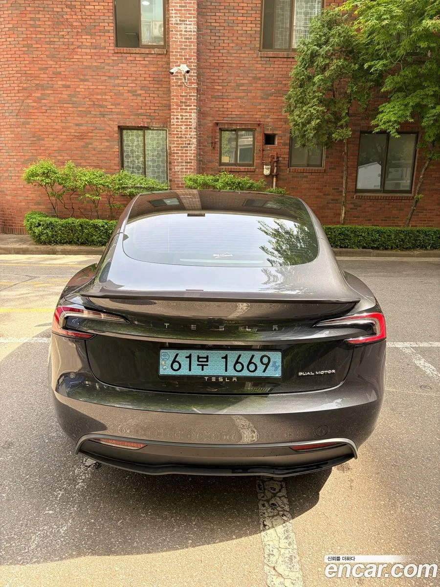 Tesla Model 3 AWD 2024 — миниатюра 4