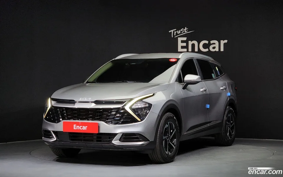 Kia Sportage Hybrid 4WD 2022 — фото 1, купить с доставкой в Москву