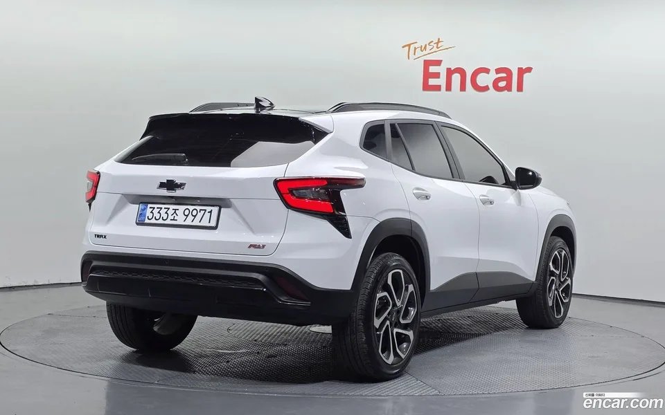 Chevrolet Trax Crossover 1.2 RS 2023 — миниатюра 2