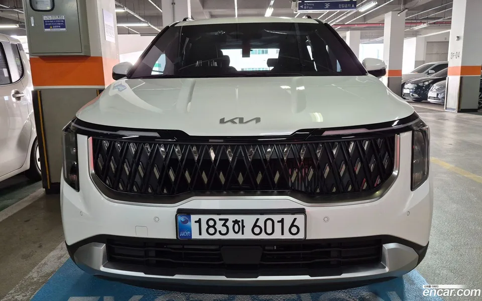 Kia Carnival HEV 9 2026 — фото 1, купить с доставкой в Москву