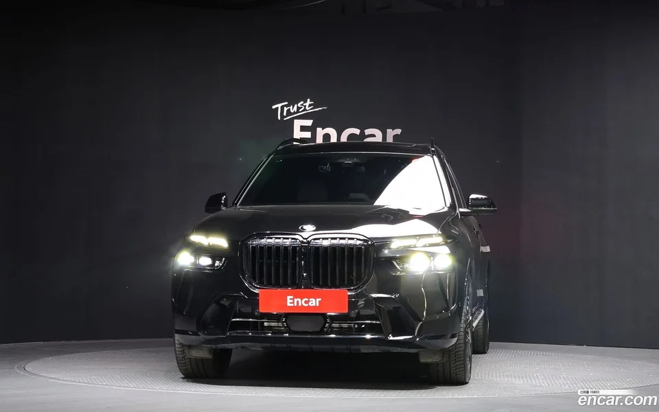 BMW X7 xDrive 40i M 6 2025 — миниатюра 3