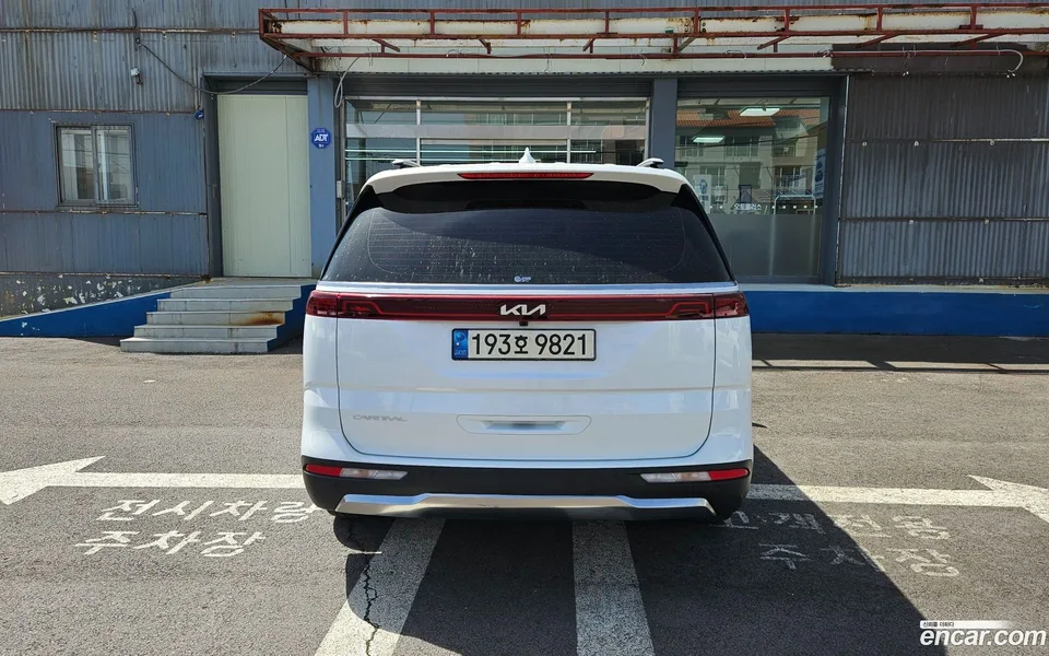 Kia Carnival 9 2023 — миниатюра 5