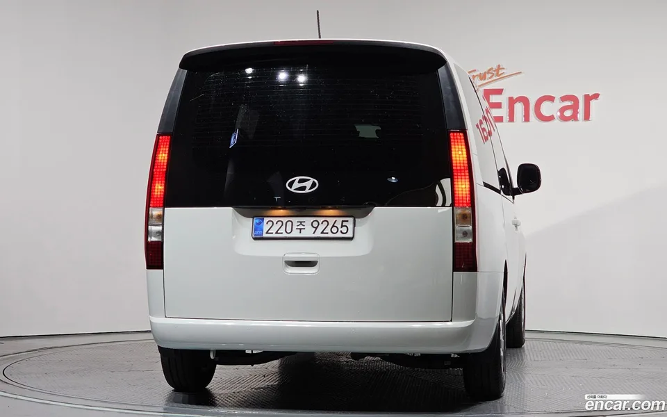 Hyundai Staria 9 2025 — миниатюра 4