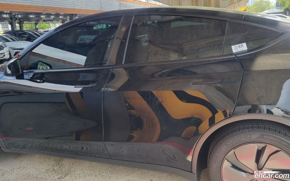 Tesla Model Y RWD 2026 — миниатюра 3