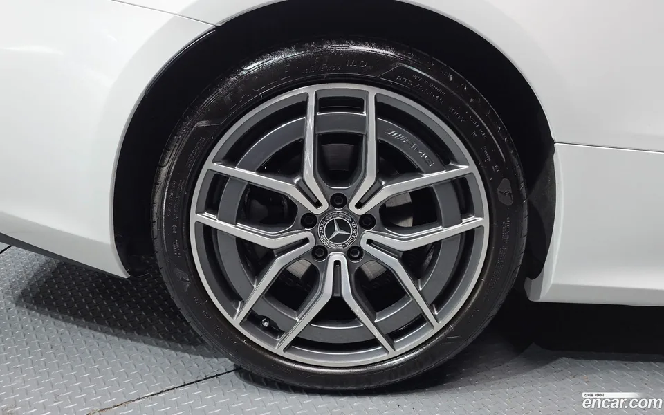 Mercedes-Benz E-Class E300d 4MATIC 2023 — миниатюра 5