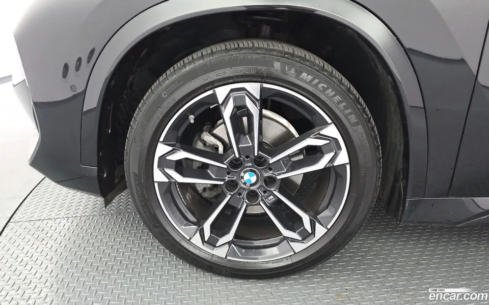 BMW X1 xDrive 20i M 2023 — миниатюра 5