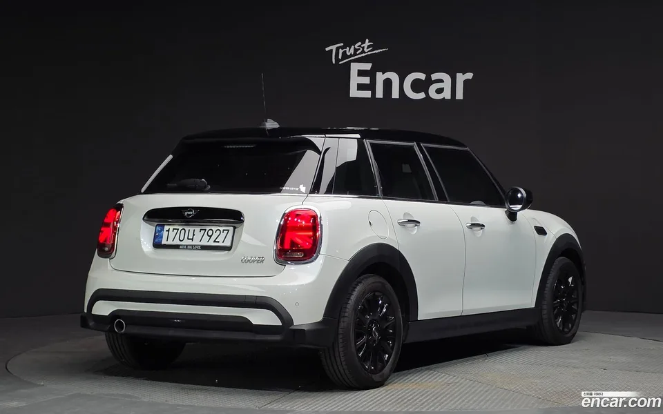 MINI Cooper 5 2023 — миниатюра 2