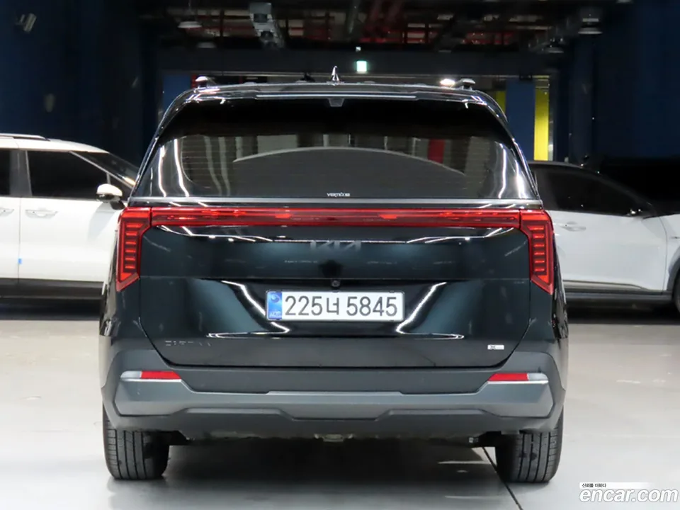 Kia Carnival HEV 7 X Line 2025 — миниатюра 3
