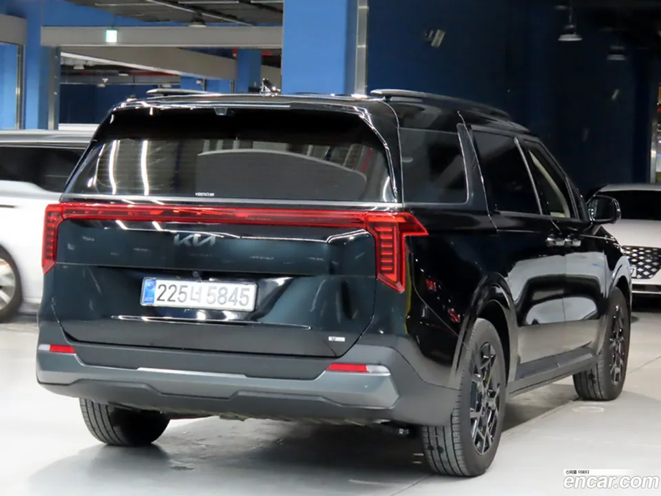 Kia Carnival HEV 7 X Line 2025 — миниатюра 4