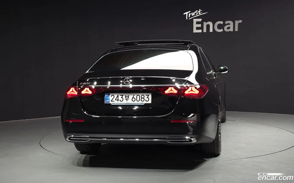 Mercedes-Benz E-Class E200 2025 — миниатюра 4