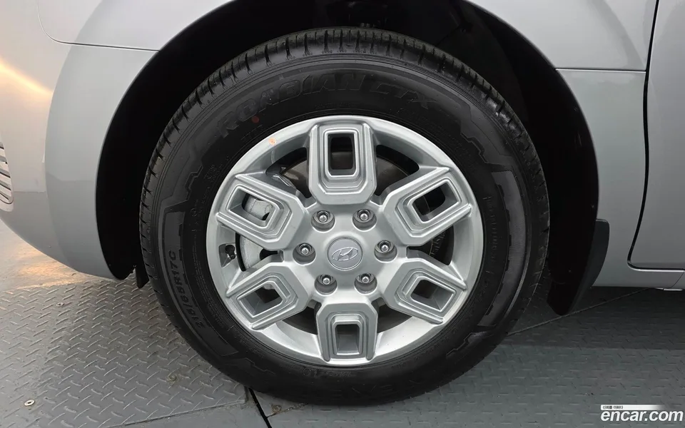 Hyundai Staria 9 2023 — миниатюра 5