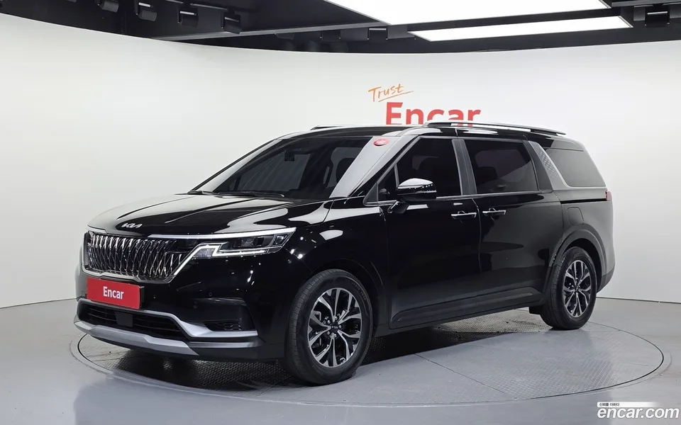 Kia Carnival 9 2023 — фото 1, купить с доставкой в Москву