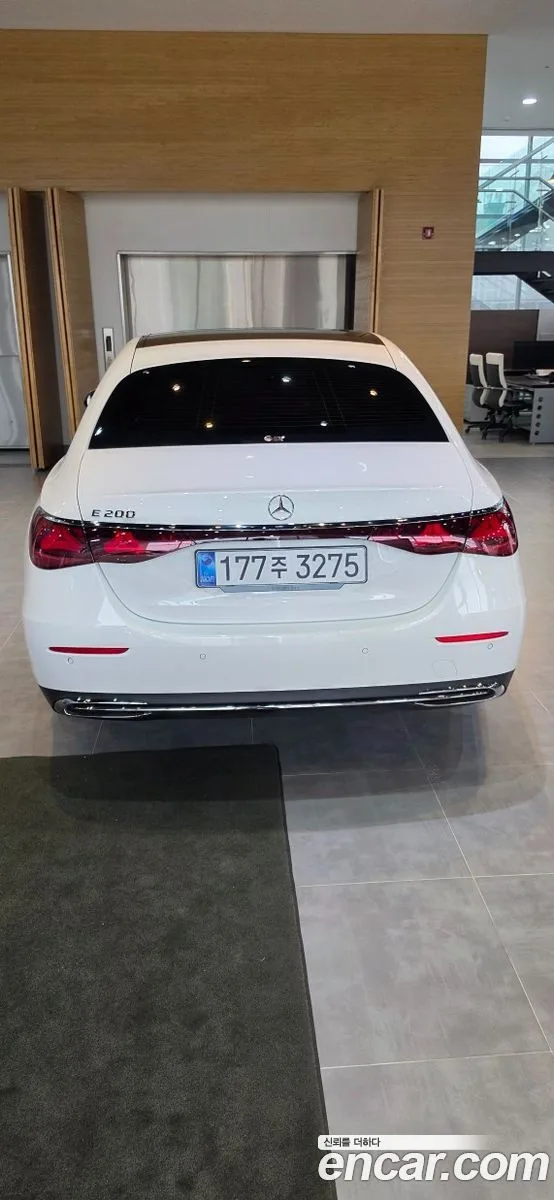 Mercedes-Benz E-Class E200 2026 — миниатюра 5