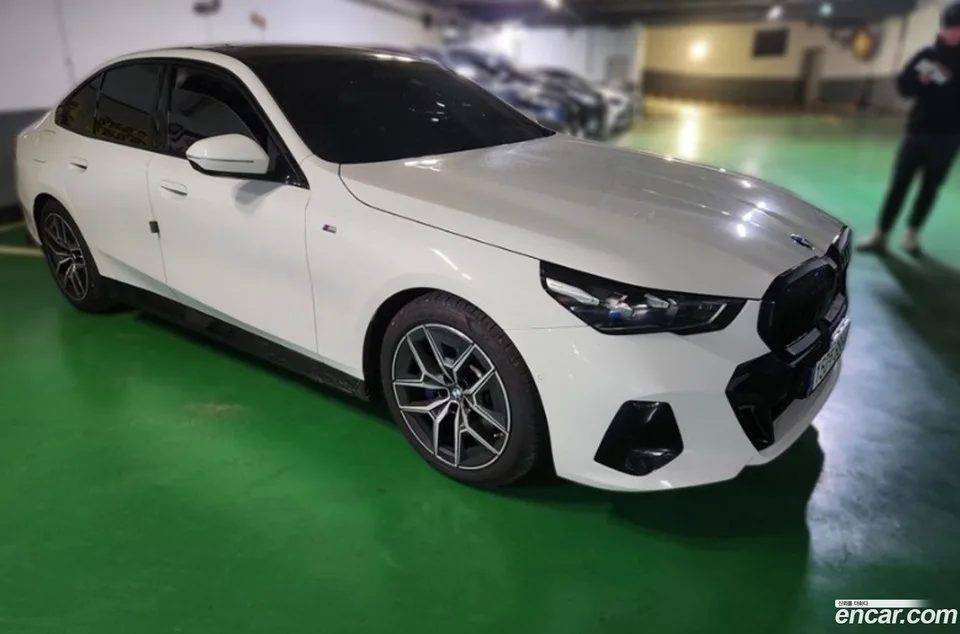 BMW 5 Series 520i M 2024 — миниатюра 3