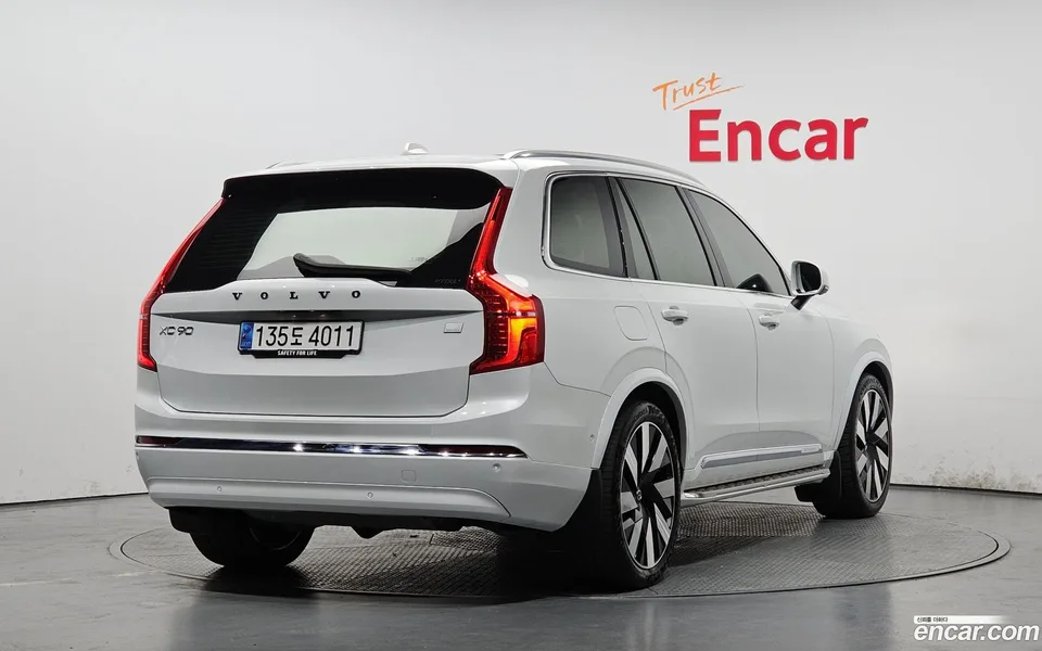 Volvo XC90 T8 2024 — миниатюра 2