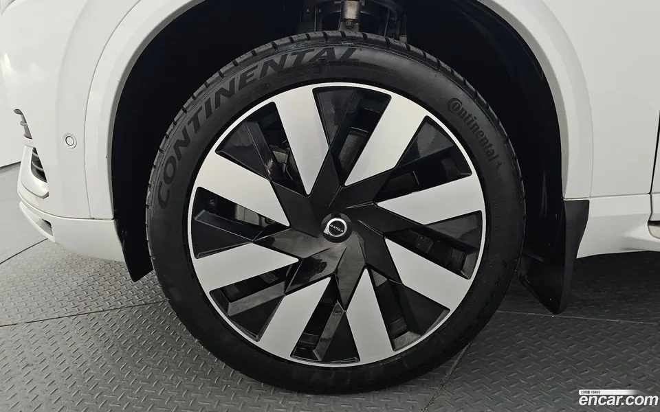 Volvo XC90 T8 2024 — миниатюра 5