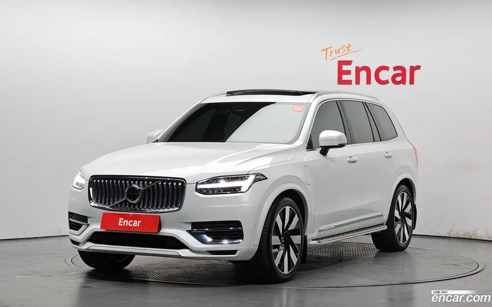 Volvo XC90 T8 2024 — фото 1, купить с доставкой в Москву