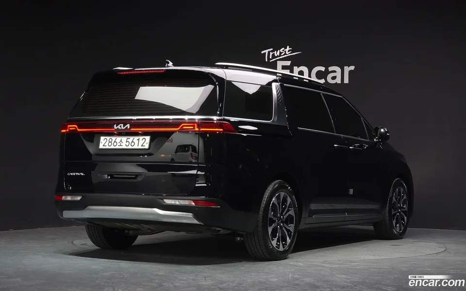 Kia Carnival 9 2022 — миниатюра 2