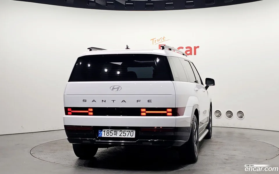 Hyundai Santa Fe HEV 1.6 2WD 2023 — миниатюра 4