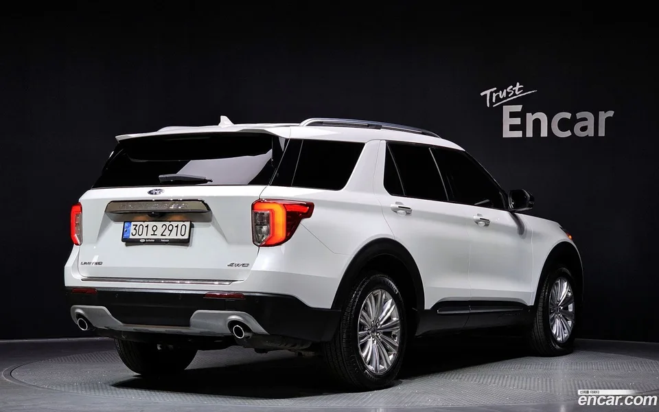 Ford Explorer 2.3 4WD 2023 — миниатюра 2