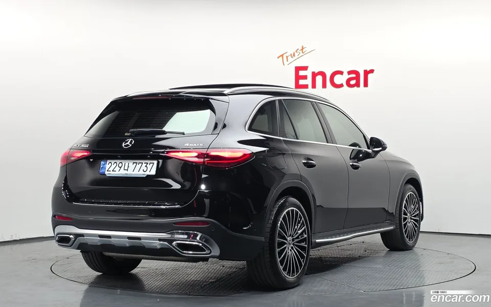 Mercedes-Benz GLC-Class GLC300 4MATIC AMG Line 2023 — миниатюра 2