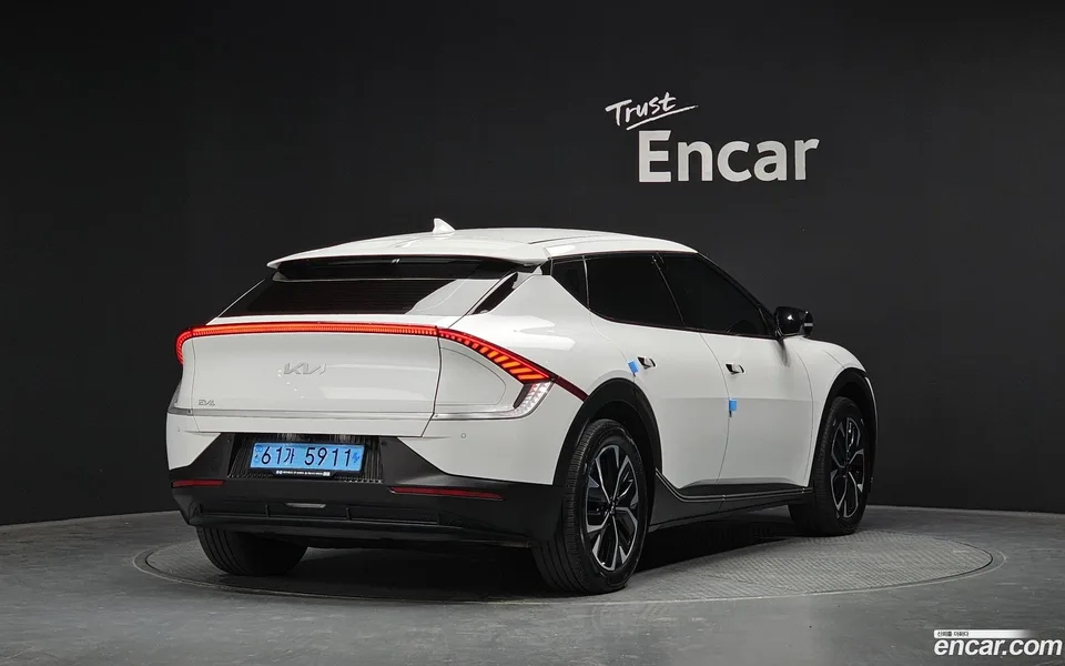 Kia EV6 4WD 2022 — миниатюра 2