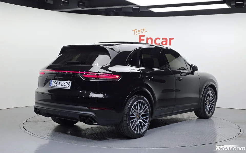 Porsche Cayenne 3.0 2023 — миниатюра 2
