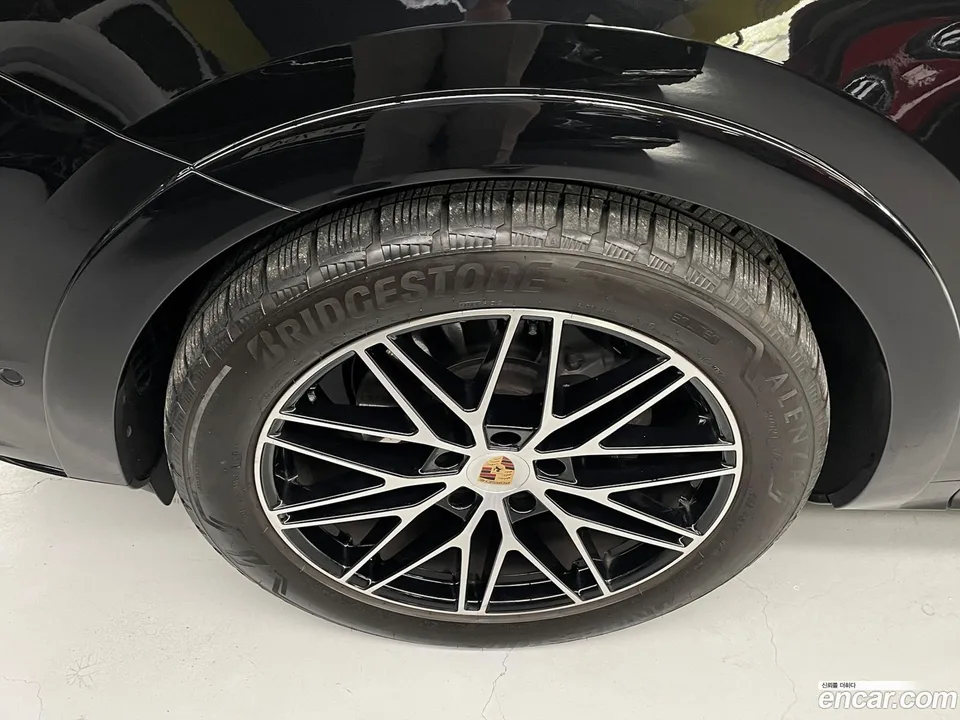 Porsche Cayenne 3.0 2025 — миниатюра 5