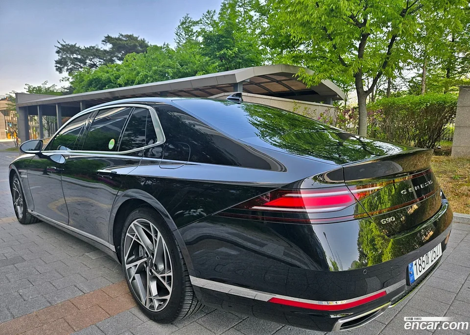 Genesis G90 3.5 AWD 2023 — миниатюра 4