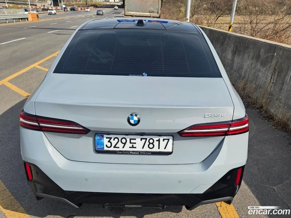 BMW 5 Series 523d M 2025 — миниатюра 2