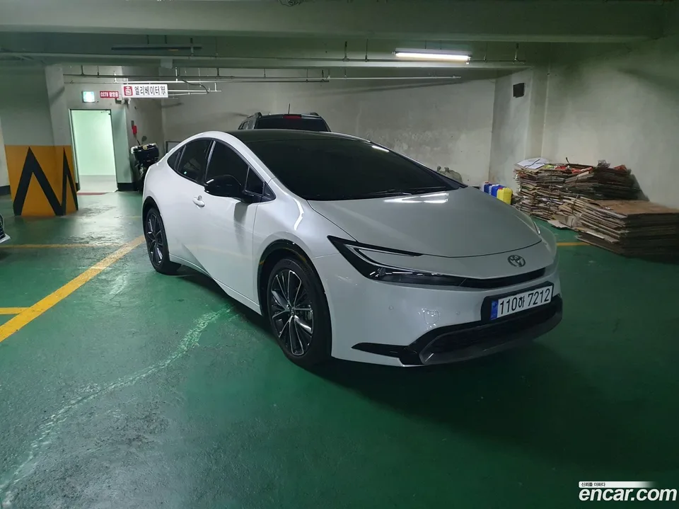 Toyota Prius 2.0 XLE 2024 — миниатюра 2