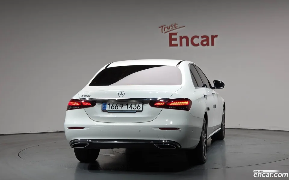 Mercedes-Benz E-Class E250 2023 — миниатюра 4