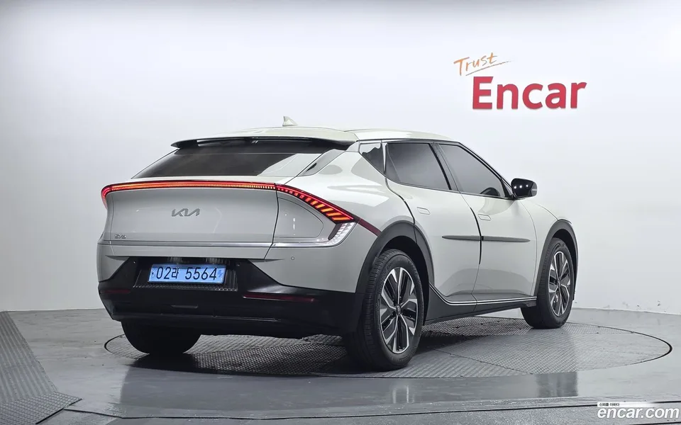 Kia EV6 2022 — миниатюра 2
