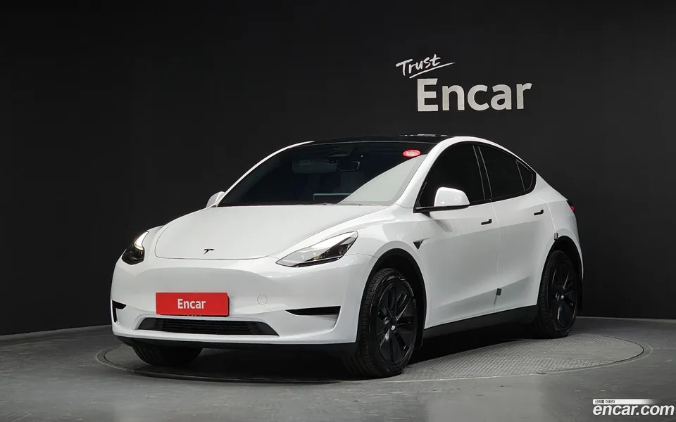 Tesla Model Y RWD 2024 — фото 1, купить с доставкой в Москву