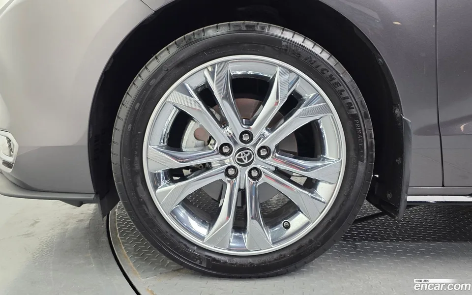 Toyota Sienna 2.5 2WD 2023 — миниатюра 5