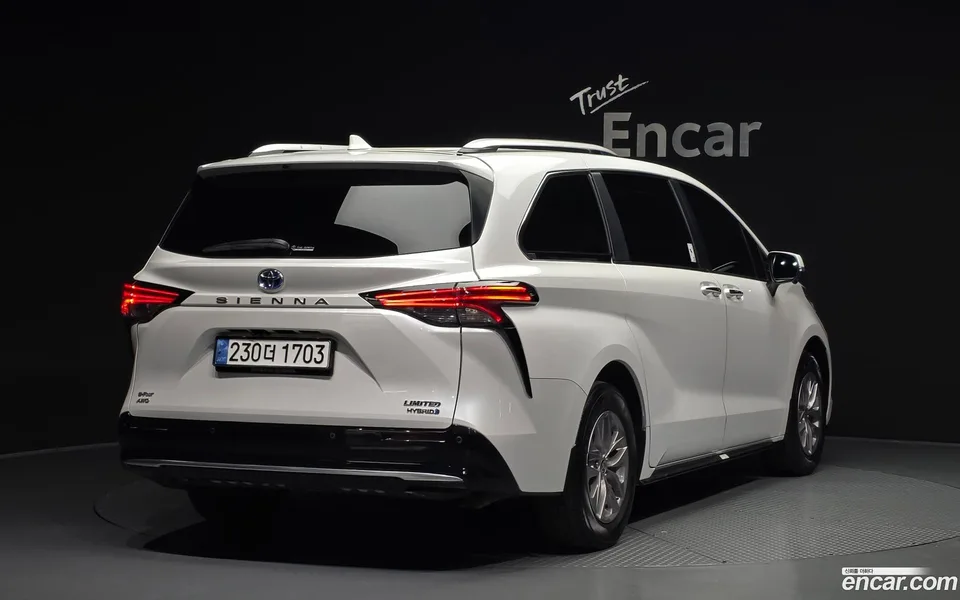 Toyota Sienna 2.5 AWD 2024 — миниатюра 2